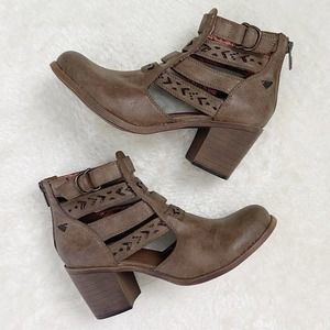 Roxy Lena Boots Harness Cutout Distressed Brown Ankle Heel Booties 7
